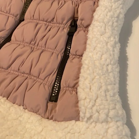Calvin Klein Puffer Vest - Picture 6 of 9